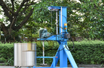 周末不休息，客戶來工廠現(xiàn)場試機