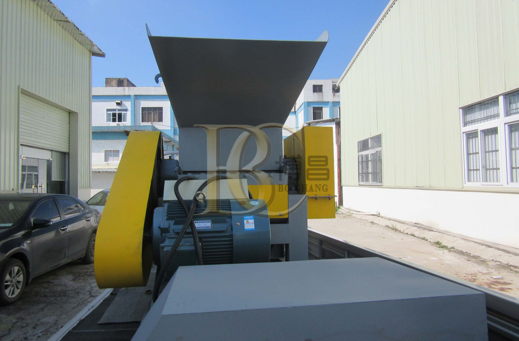 注塑加工廠用什么破碎機設備好，投資成本多少